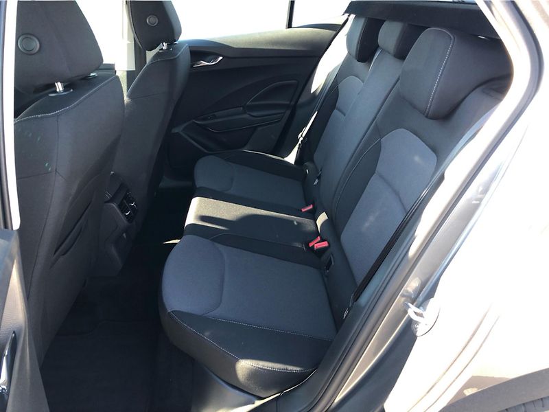 Škoda Fabia 1.0 MPi SELECTION - fotka 12 z 29