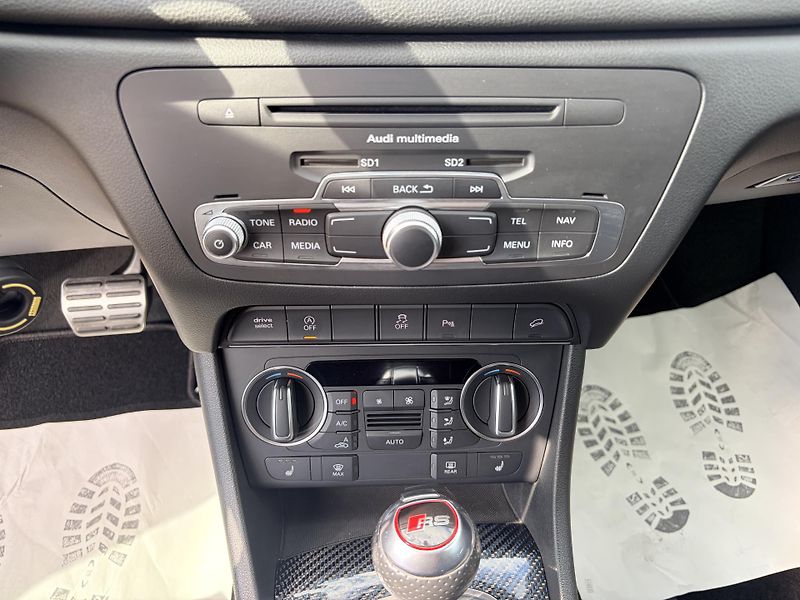 Audi RS Q3 PERFORMANCE 2.5TFSI 270KW  - fotka 22 z 40