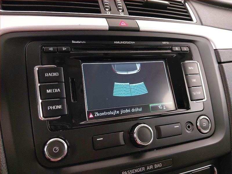 Škoda Superb (2013) Ambition Plus 2.0 TDI - fotka 20 z 20