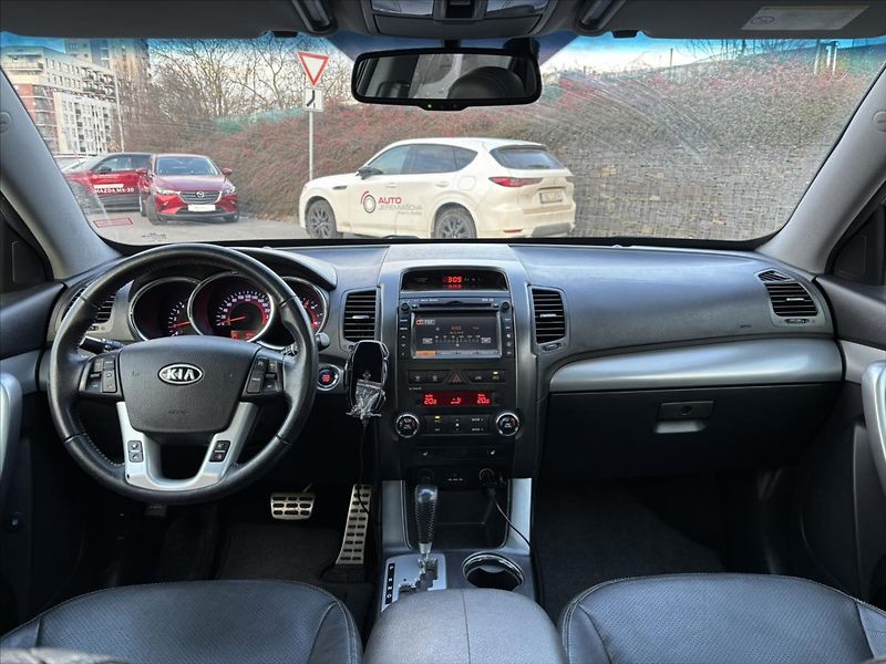 Kia Sorento 2,2 CRDi AT 4x4 Premium PANORA - fotka 9 z 38