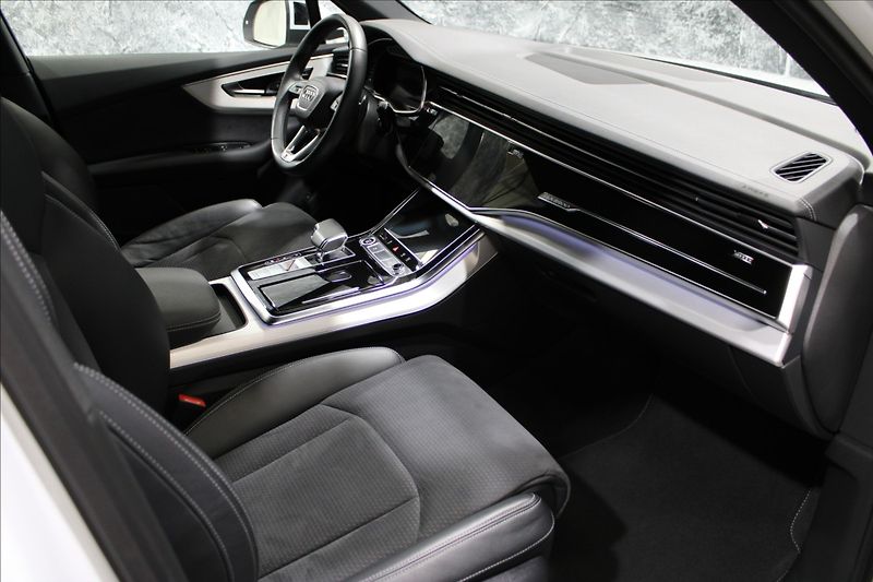 Audi Q7 3,0 TDI quattro  S line - fotka 12 z 37