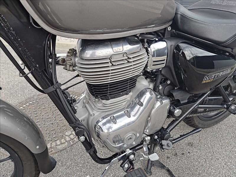 Royal Enfield Meteor 350 LED - fotka 21 z 23