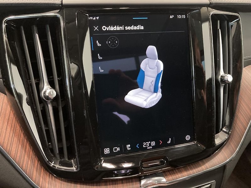 Volvo XC60 T6 eAWD Recharge Ultra Dark  - fotka 29 z 36
