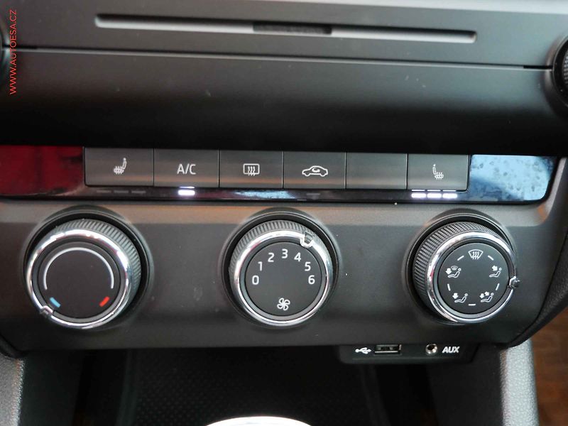 Škoda Octavia (2013) 1.2 TSi, ČR, Ambition, DSG - fotka 13 z 18