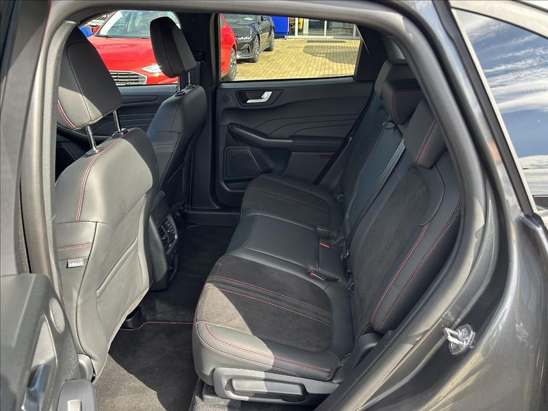 Ford Kuga 2,5 HEV 138kW ST-Line X AWD - fotka 15 z 38