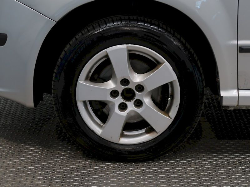 Škoda Fabia (2005) AMBIENTE 1,4i 16V 55KW KLIMA - fotka 19 z 23