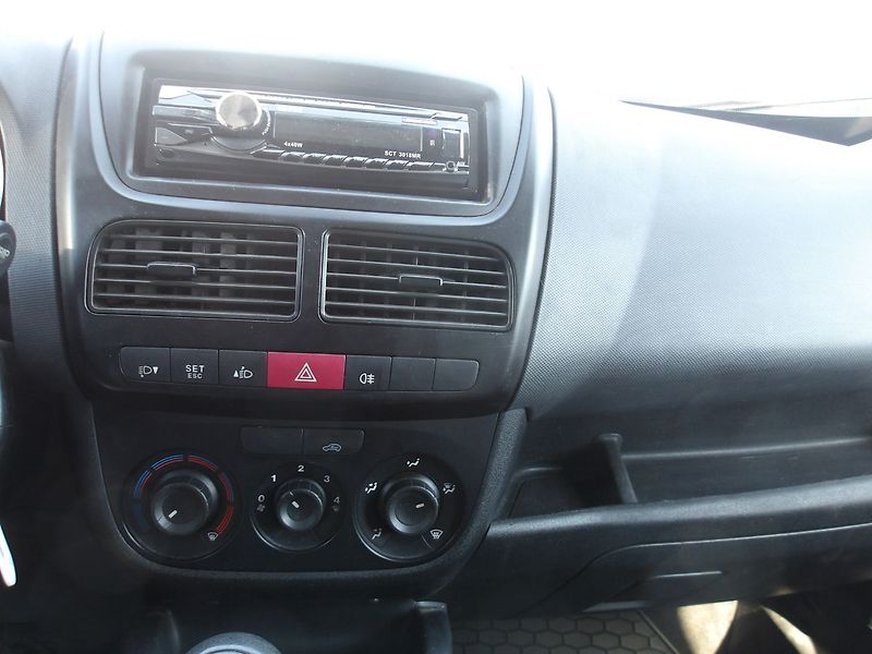 Fiat Dobló cargo 1,4i ČR 1.MAJ.! -21%DPH !!! - fotka 33 z 33