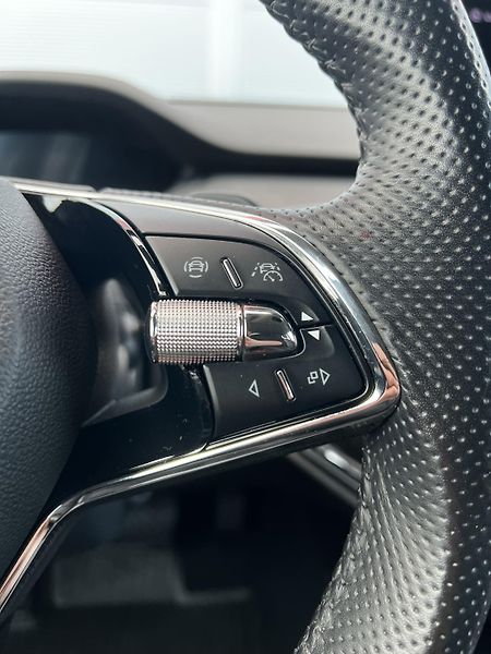 Škoda Enyaq 150kW SPORT Tepelko DPH TZ  - fotka 12 z 29