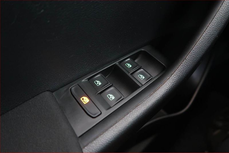 Škoda Fabia (2019) Monte Carlo 1.0 TSI - fotka 16 z 16