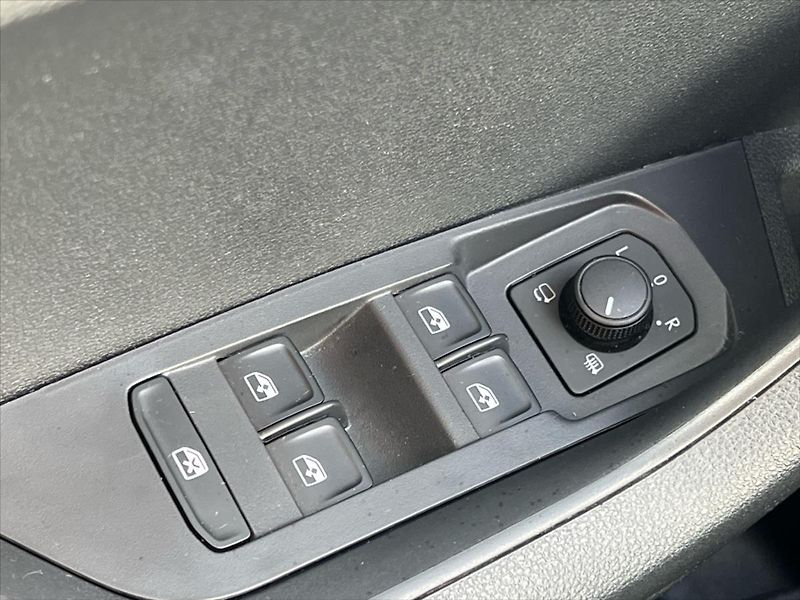 Škoda Karoq 1,5 TSi 110kW 7DSG SPORTLINE - fotka 20 z 34