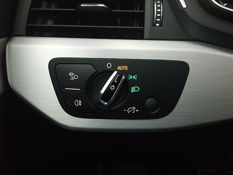 Audi A4 (2016) S-Line 2.0 TDI, 4X4, Automat - fotka 19 z 23