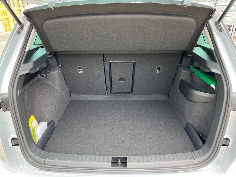 Škoda Karoq (2025) SELECTION 1.5 TSI DSG - fotka 10 z 30