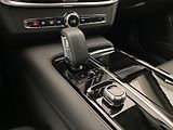 Volvo V90 T8 AWD RECHARGE DARK PLUS AUT - náhled 26