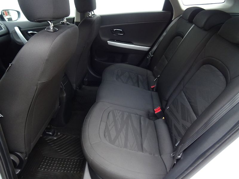 Kia Ceed (2017) 1.6GDi,99kW,1majČR,s.kni,klima - fotka 17 z 23