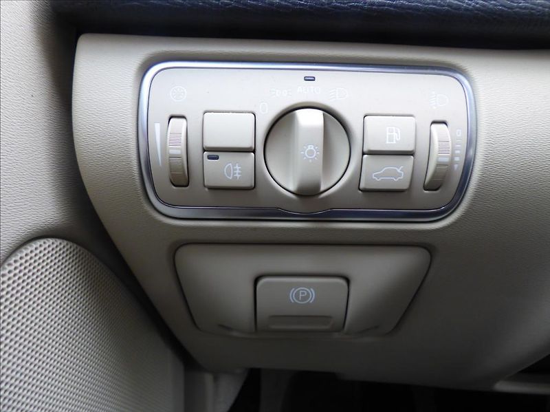 Volvo XC60 2,0 D3  Summum - fotka 10 z 34