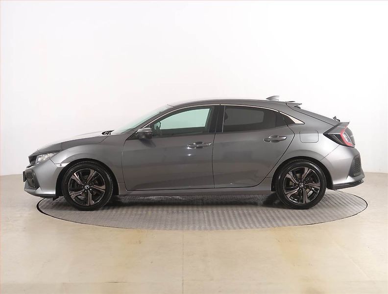 Honda Civic (2019) Elegance 1.0 VTEC Turbo - fotka 3 z 18