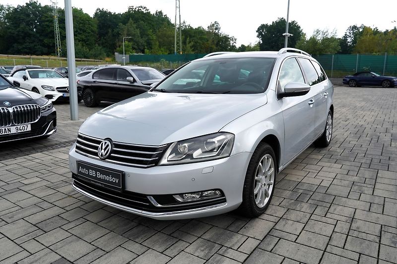 Volkswagen Passat 2.0 TDI 4Motion DSG/16Al./170P - fotka 2 z 38