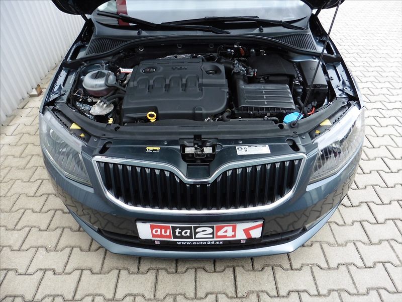 Škoda Octavia 1,6 TDi III Combi Style - fotka 12 z 18