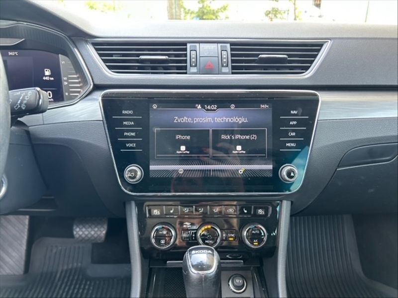 Škoda Superb 2,0 TSI Style DSG - fotka 10 z 11