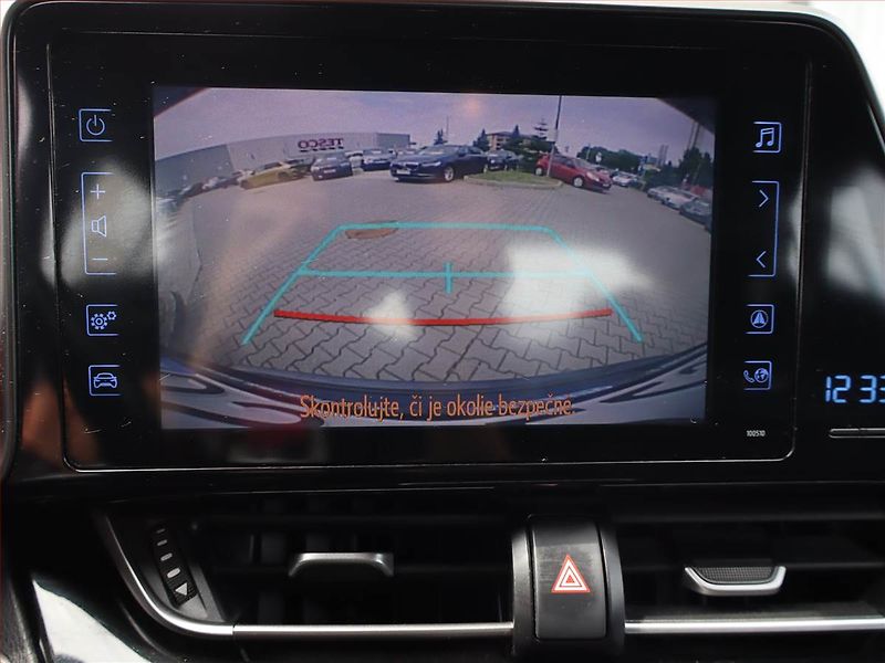 Toyota C-HR (2018) 1.8 Hybrid, Automat - fotka 19 z 21