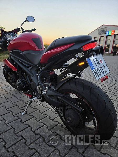 Triumph Speed Triple (2015) - fotka 16 z 20