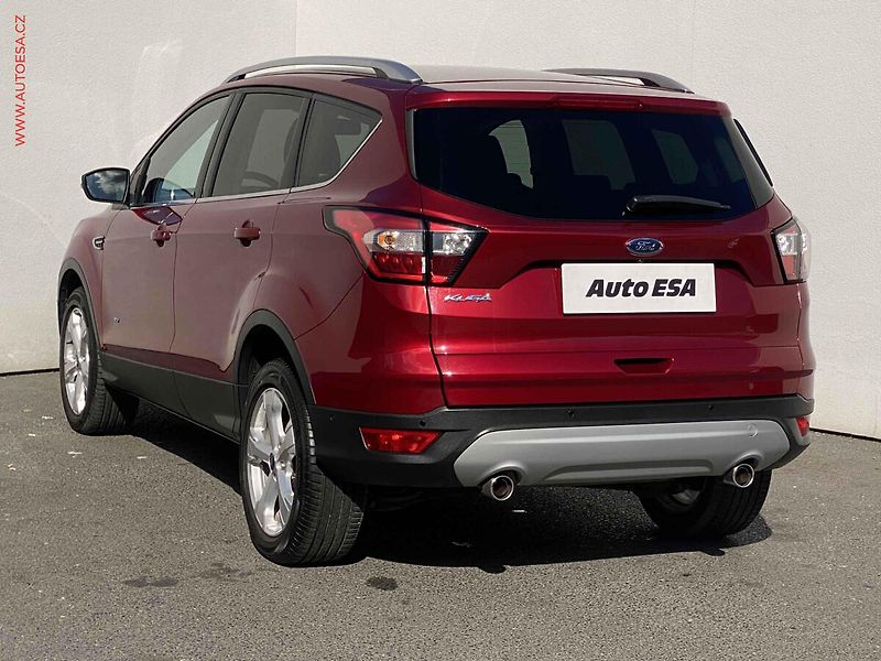Ford Kuga (2018) 2.0 TDCi 4x4, Titanium, navi - fotka 6 z 18