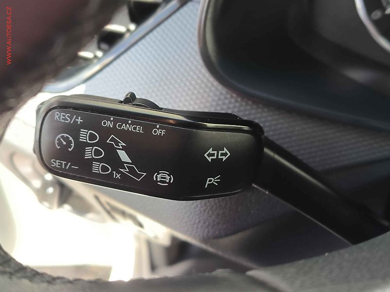 Škoda Kamiq (2019) 1.0 TSi, Ambition, DSG - fotka 17 z 21