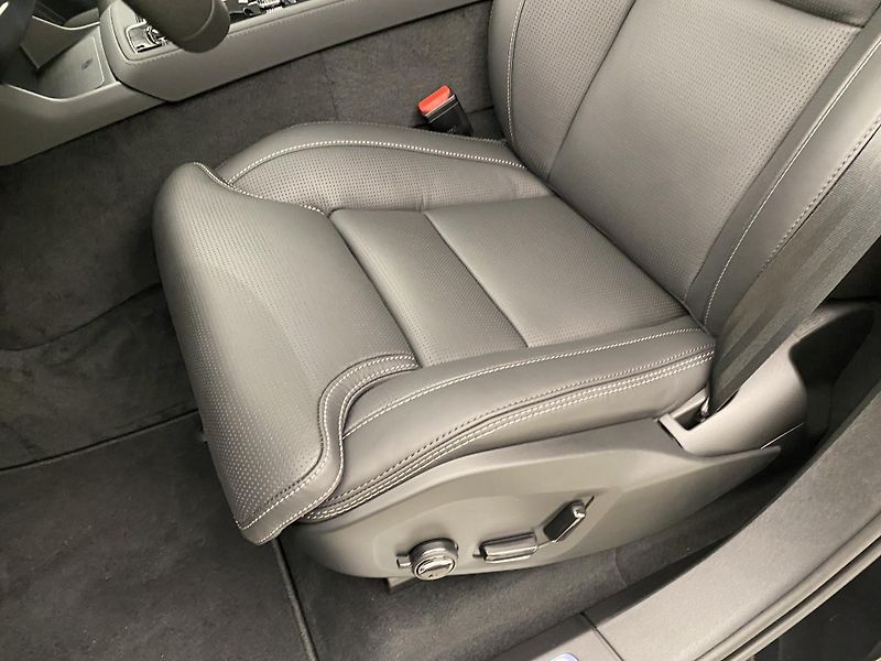 Volvo XC90 (2026) T8 AWD RECHARGE DARK ULTRA - fotka 22 z 68