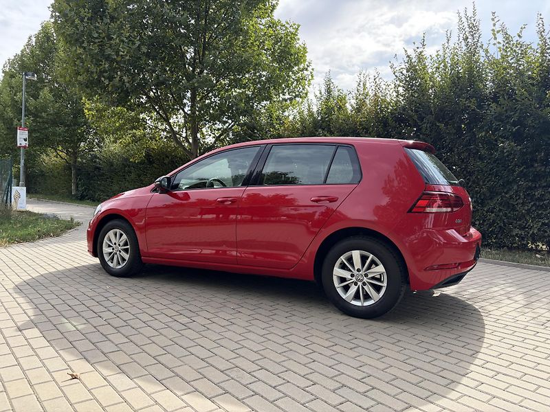 Volkswagen Golf 1.0 TSi Comfort - fotka 6 z 31