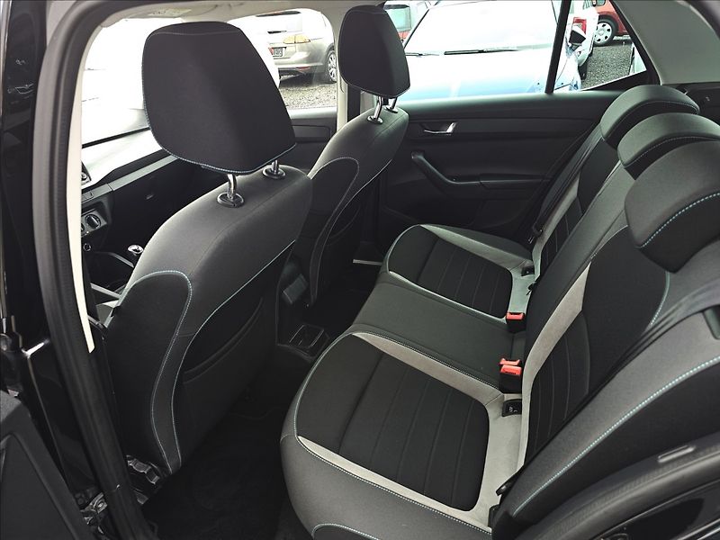 Škoda Fabia III 1,2TSi 66KW Edition - fotka 23 z 43