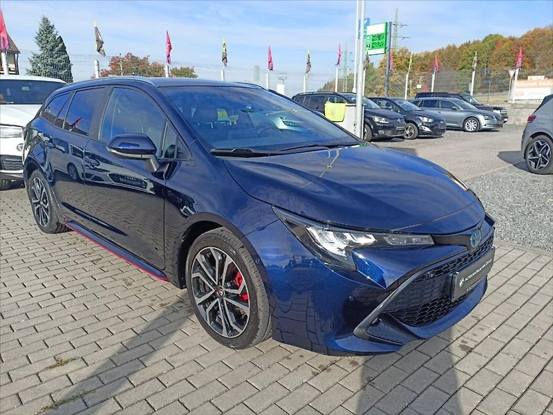 Toyota Corolla 2,0 2.0 Hybrid e-CVT  Comfort - fotka 2 z 16
