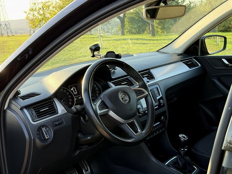 Škoda Rapid (2015) - fotka 13 z 17