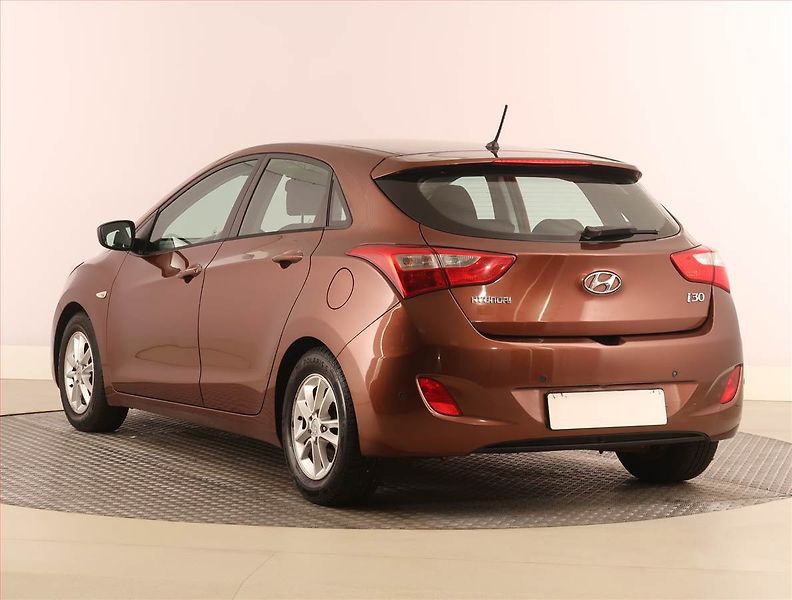 Hyundai i30 (2014) 1.4 CVVT, Tempomat - fotka 4 z 17