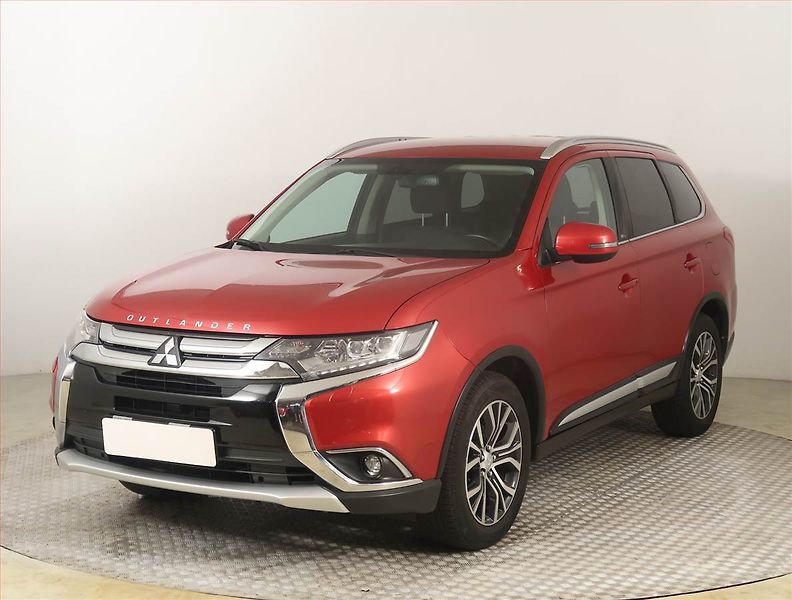 Mitsubishi Outlander (2018) Intense 2.0, 4X4, Automat - fotka 2 z 25