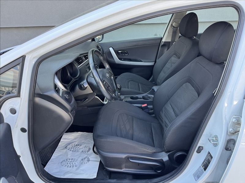 Kia Ceed 1,6 GDI 99kW tempomat původ ČR - fotka 21 z 50