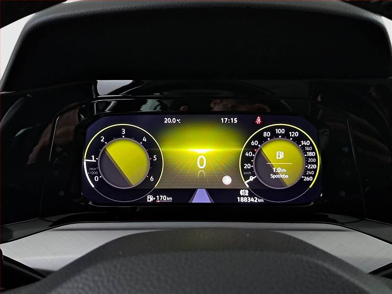 Volkswagen Golf (2021) 2.0 TDI, Navi, Tempomat - fotka 11 z 16