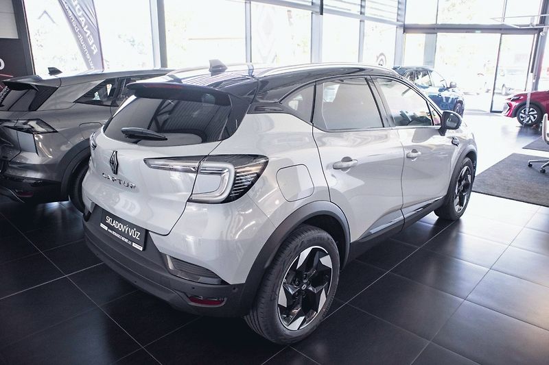 Renault Captur (2026) Techno mildhybrid 140 EDC - fotka 5 z 43
