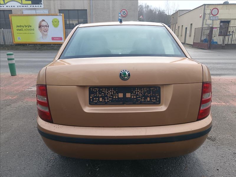 Škoda Fabia 1,4 i automat  comfort - fotka 9 z 17