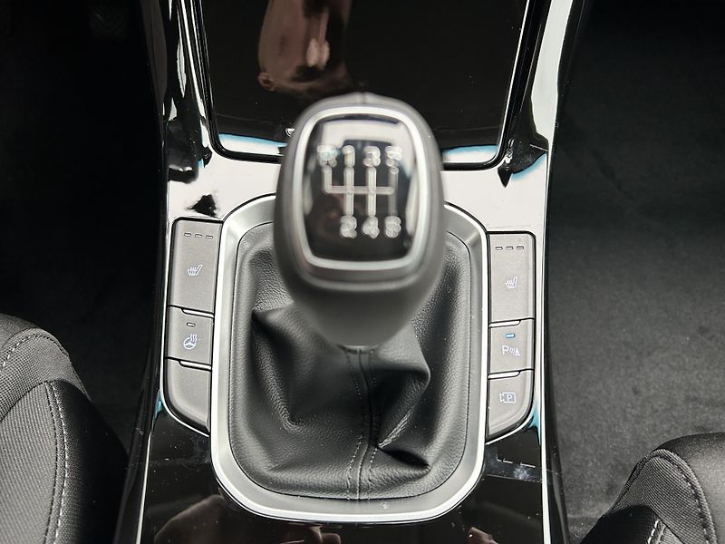 Hyundai i30 WG 1,0 TGDI STYLE SAFETY - fotka 29 z 32