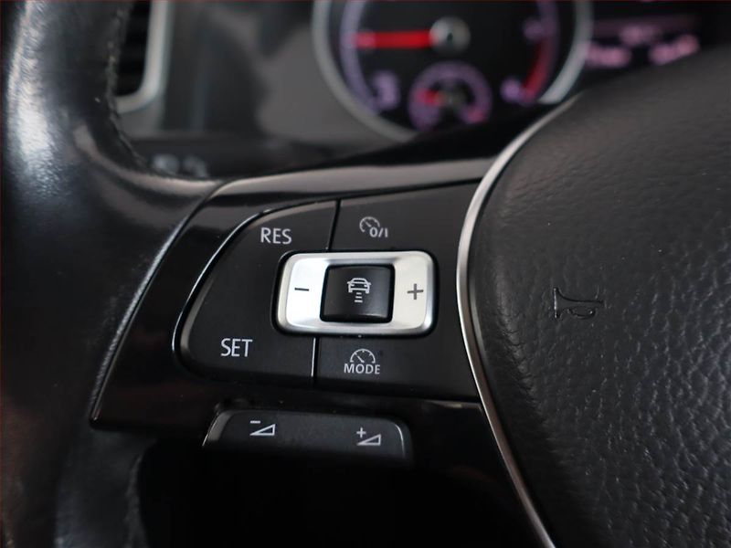 Volkswagen Golf (2017) Comfortline 2.0 TDI, Automat - fotka 18 z 23