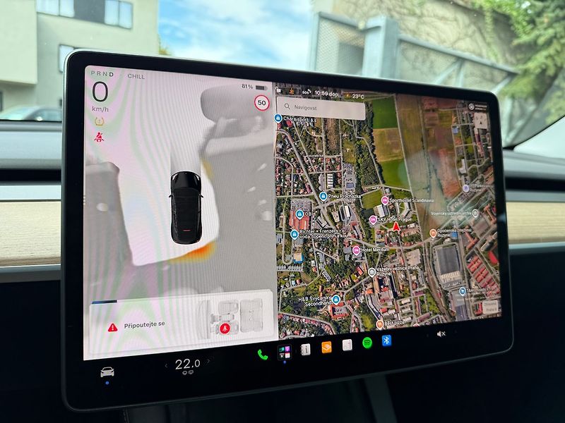 Tesla Model Y Long Range AWD Tažné / záruka - fotka 13 z 40