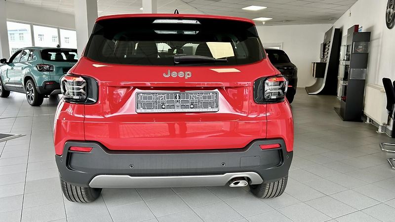 Jeep Avenger 1.2i 100k Longitude MT6 - fotka 6 z 13