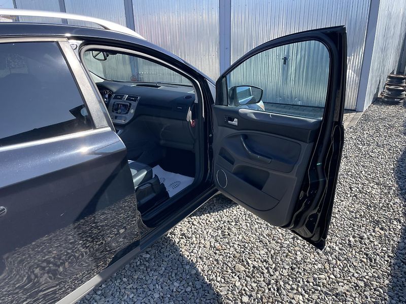 Ford Kuga 2.0TDC-i 4x4 135PS TITANIUM!!! - fotka 143 z 189
