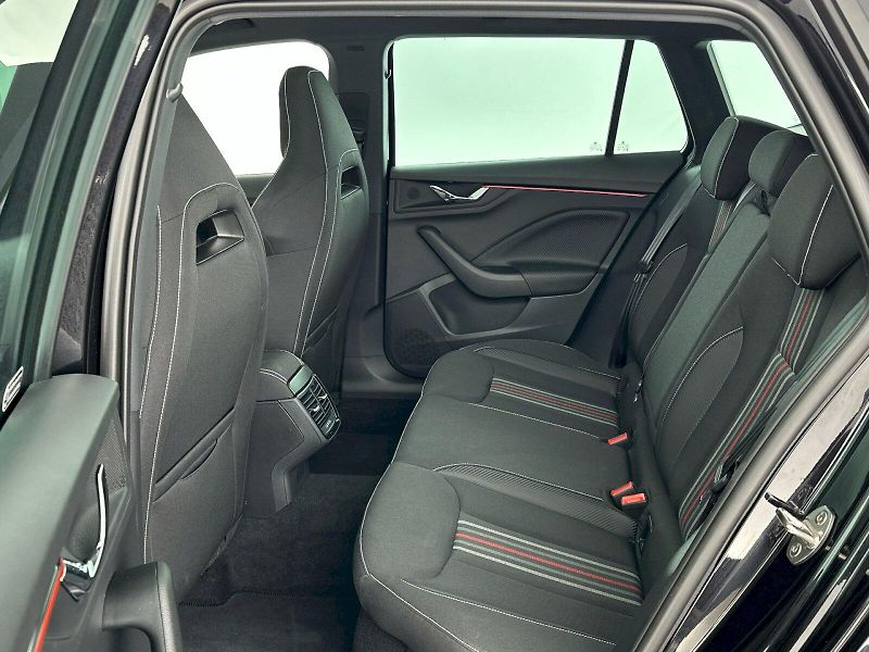 Škoda Kamiq (2025) DSG 1.0TSI 85kW Monte Carlo - fotka 8 z 32
