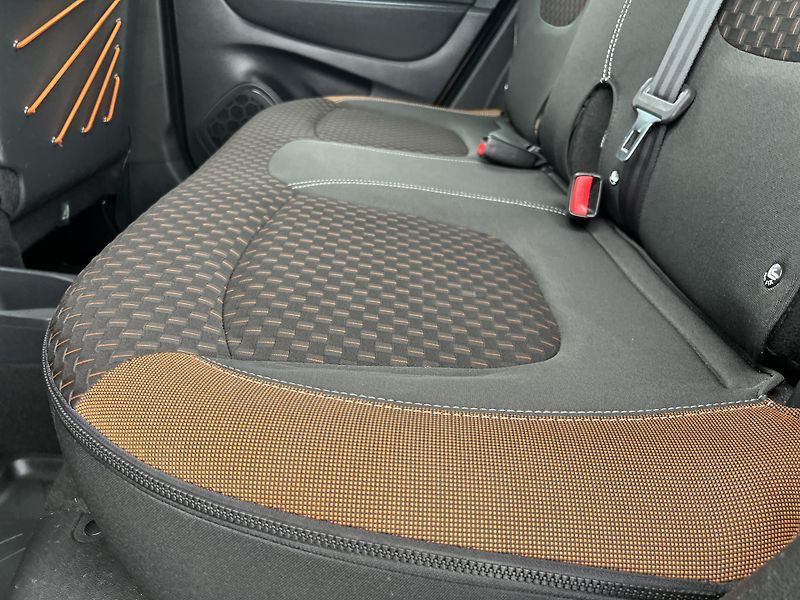 Renault Captur 1.2TCe KOUPENO V ČR 1.MAJ. - fotka 25 z 43