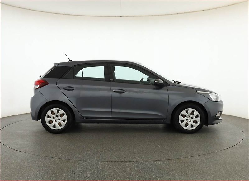 Hyundai i20 (2018) 1.2 - fotka 6 z 14