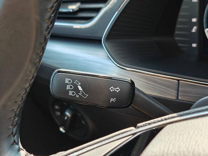 Škoda Superb Ambition 7DSG 2,0TDI - fotka 16 z 23
