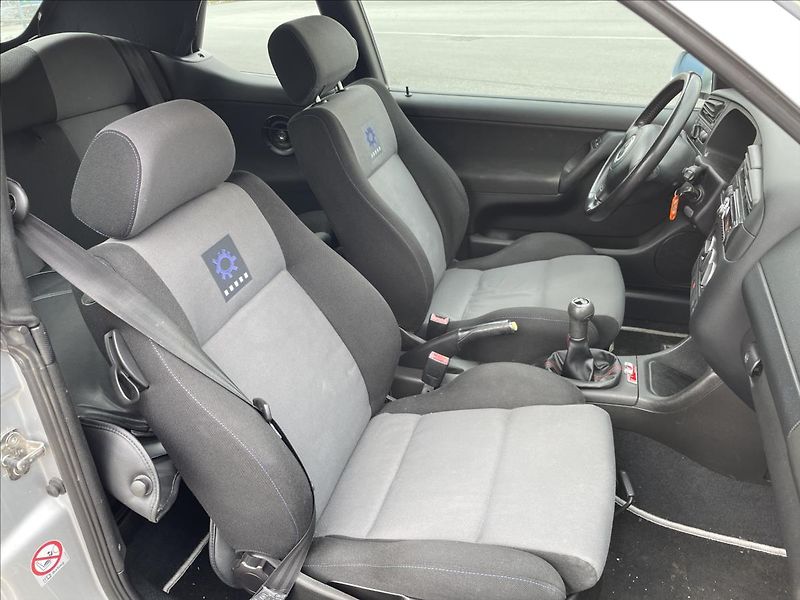 Volkswagen Golf 2,0i 85kW*Pěkný stav* - fotka 32 z 44