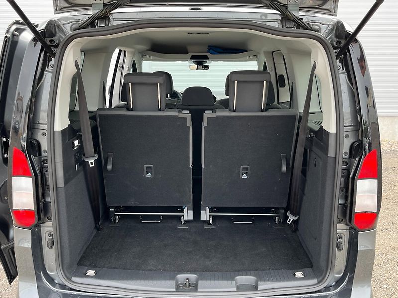 Ford Tourneo Connect (2024) 2,0 90kw, ČR, 1. maj, záruka - fotka 21 z 22