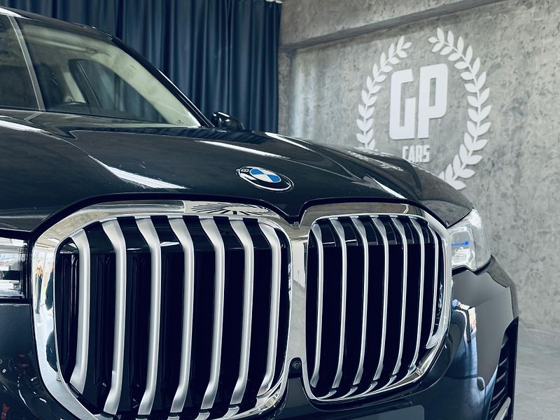 BMW X7 (2021) 4.0d*xDrive*NEZ.TOP*TAŽ*LASER  - fotka 8 z 47